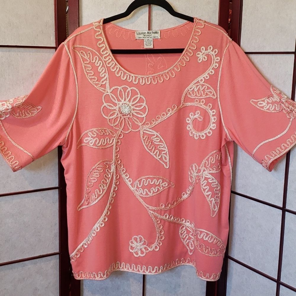 Lauren Michelle 2X Peachy Floral Stitch Top